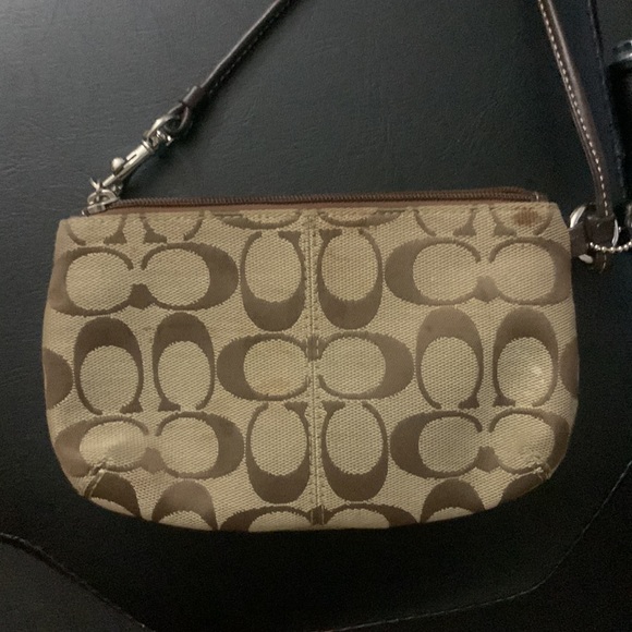 Coach wristlet - Picture 2 of 6